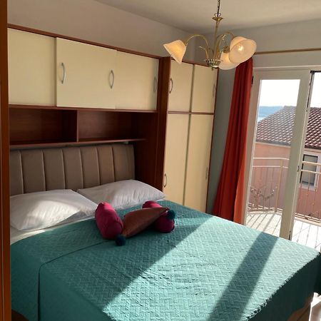 Comfortable Apartment Near The Sea Trogir Exterior photo