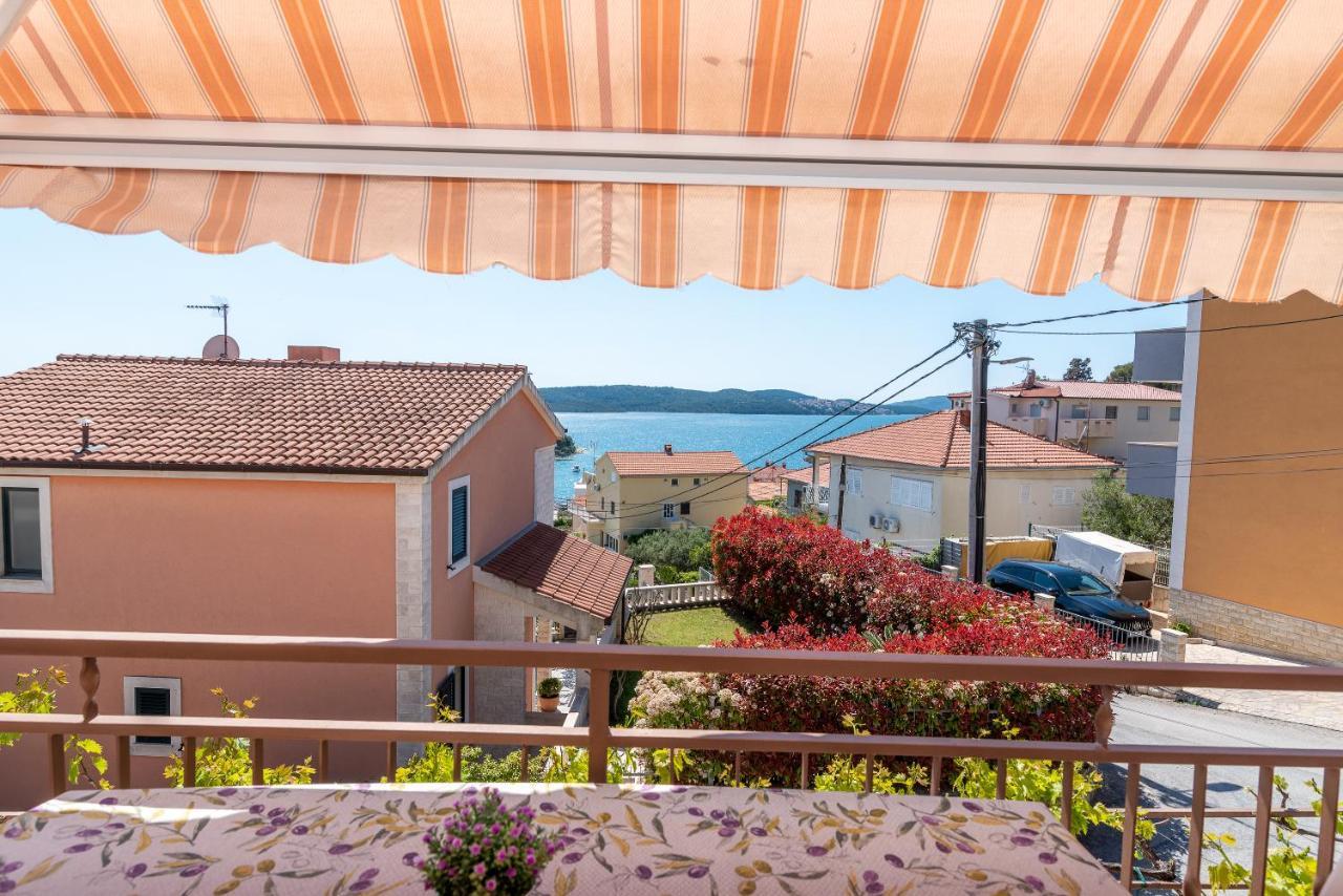 Comfortable Apartment Near The Sea Trogir Exterior photo